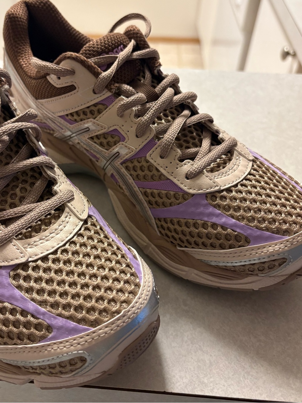 Asics taupe and lavender women's running shoes - Picture 3 of 4